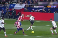 皇马新星贝林厄姆：足坛崛起的皇马新星，个人实力与魅力并重