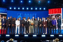 NBA最佳阵容揭晓：库里领衔，东契奇杜兰特遗憾出局