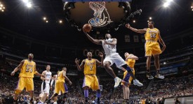 萨纳西斯-阿德托昆博续约密尔沃基雄鹿队，新赛季再战NBA